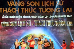 Tập thể, cá nhân Tân Hiệp Phát nhận bằng khen tại Lễ kỷ niệm