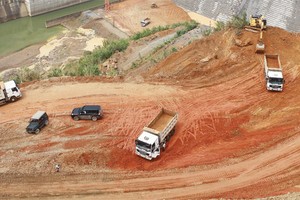 Các nguyên nhân làm chậm tiến trình cổ phần hóa đều có cùng bản chất là sự giằng co về mặt lợi ích - Ảnh: Hoài Nam