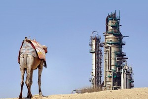 Ả-rập Xê-út được lợi gì khi “dìm” giá dầu?