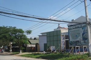 Bảng hiệu giới thiệu Dự án Đông Tăng Long ngay lối vào