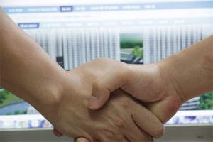 Nhiều dự án bất động sản “hồi sinh” nhờ những cái bắt tay - Ảnh: Hoài Nam