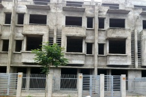 Khu đô thị Vân Canh (Hoài Đức, Hà Nội) có hàng trăm căn biệt thự không người ở như thế này. Ảnh: Hà Quang