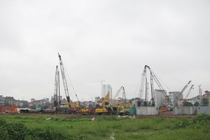 Goldmark City đang được đơn vị thi công tập kết máy móc từ 2 tháng nay
