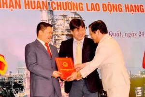 Công ty TNHH MTV Lọc hóa dầu Bình Sơn nhận Giấy chứng nhận đầu tư