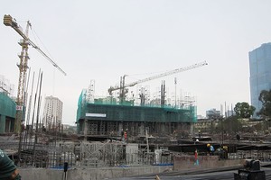 Chỉ trong thời gian ngắn, Văn Phú Invest đã tăng giá bán căn hộ Home City Trung Kính từ 26 triệu đồng/m2 lên 28 triệu đồng/m2