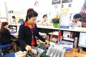 Eximbank đang tính đến việc thoái vốn tại Sacombank