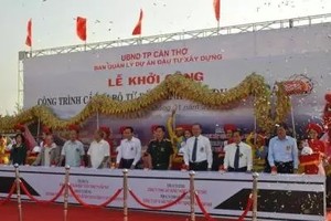 Lễ khởi công công trình cầu đi bộ từ Bến Ninh Kiều qua cồn Cái Khế