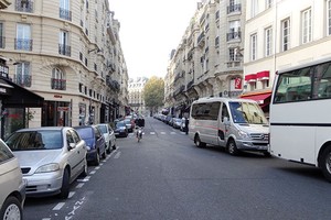 Một con phố như bao con phố tại Paris