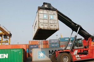 2015 là năm mà Việt Nam hoàn tất việc loại bỏ 90% số dòng thuế cho hàng hóa nhập khẩu từ các nước ASEAN