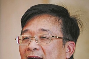 “Bán nợ cũng phải xếp hàng như mua vé xem trận bóng”