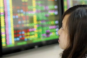 Giá trị giao dịch cổ phiếu tháng 3 trên HNX tăng 19,7%