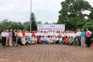 Giải Golf  Swing for the Kids 2014 đã thu hút sự tham gia của nhiều người chơi đến từ các cơ quan ngoại giao,  tổ chức quốc tế và cộng đồng doanh nghiệp