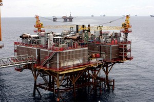 Nhiều doanh nghiệp dầu khí cho biết, giá dầu giảm ảnh hưởng đến doanh thu, không ảnh hưởng nhiều đến lợi nhuận