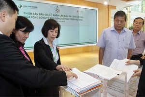 Có hơn 140 DNNN đã được cổ phần hóa so với kế hoạch 432 DN trong giai đoạn 2014-2015
