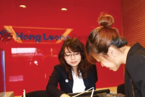 Không chỉ có tiềm lực mạnh, đa số ngân hàng ngoại đều có chiến lược kinh doanh khá bài bản - Ảnh: Hoài Nam