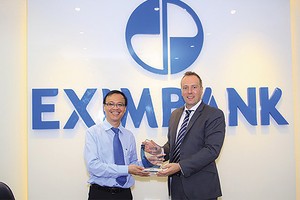 Giải thưởng STP là sự ghi nhận của một định chế tài chính nước ngoài lâu đời và uy tín về chất lượng điện thanh toán tự động của Eximbank