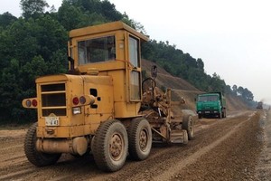 Việc Bộ GTVT siết chặt công tác đấu thầu giúp chất lượng các nhà thầu tốt dần lên khi thi công trên thực địa. Ảnh: Đức Thanh