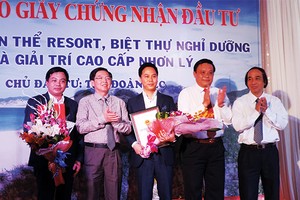 FLC nhận giấy chứng nhận đầu tư vào 
Bình Định