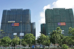 Cất nóc Block HQ4 Dự án nhà ở xã hội HQC Plaza