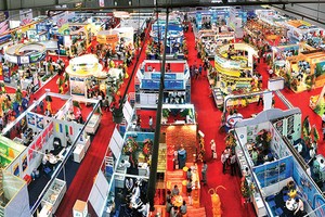 Đề xuất bố trí chức năng văn phòng cho thuê để hỗ trợ Trung tâm Hội chợ triển lãm