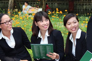 Một việc không thể thiếu là các công ty phải chú trọng đào tạo phát triển nguồn nhân lực, đại lý…