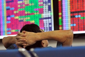 Vì sao cổ phiếu họ HUD tắc thanh khoản?