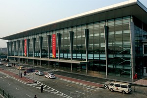 Vietnam Airlines, Vietjet Air và Jetstar Pacifice Airlines 
đều đề nghị được mua lại cơ sở hạ tầng hàng không