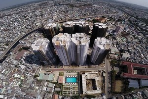 Hình thực tế tháng 5/2015, toàn bộ Dự án Him Lam Chợ Lớn đã xây xong, bắt đầu bàn giao cho khách hàng từ tháng 9/2015. Giai đoạn 2 của dự án đang được mở bán với giá 1,65 tỷ đồng/căn 85 m2 nhưng người mua được trả chậm trong 5 năm