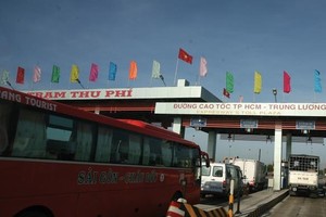 Dòng tiền thu phí tuyến cao tốc TP.HCM - Trung Lương vẫn đều đặn chảy vào tài khoản của nhà đầu tư