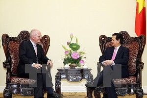 Thủ tướng Nguyễn Tấn Dũng tiếp Đại sứ, Trưởng Phái đoàn Liên minh châu Âu (EU) Franz Jessen. Ảnh: Đức Tám/TTXVN