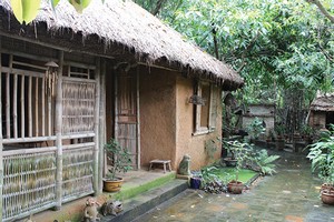 Trở về… mái nhà tranh!