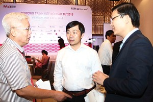 Đại diện các đơn vị gặp gỡ, trao đổi cơ hội hợp tác đầu tư