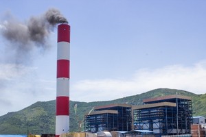 Các nhà máy điện đốt than phải phương án xử lý, sử dụng tro xỉ để san lấp, làm đường giao thông nông thôn, vật liệu xây dựng (ảnh minh họa)