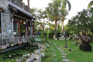 Khung cảnh Vườn đá, nơi nghỉ ngơi sau những ngày làm việc căng thẳng của vị doanh nhân bị đá “hút hồn”