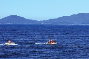 Dải bờ biển trải dài hàng trăm ki-lô-mét mang tới những giá trị to lớn để phát triển du lịch vùng Duyên hải miền Trung. Ảnh: Đức Thanh