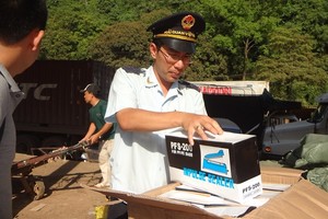 Nhập khẩu từ Trung Quốc vẫn tăng mạnh. Ảnh: Lương Bằng