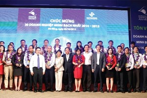 HNX trao giải thưởng công bố thông tin và minh bạch nhất năm 2014-2015 cho 30 DN niêm yết trên Sở