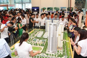 Khách hàng đến tham quan tìm hiểu về Dự án HD Mon City