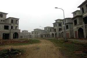 Dù đã triển khai cả chục năm nay, Dự án Nam An Khánh vẫn chỉ là khu đô thị hoang - Ảnh: Nguyên Minh 