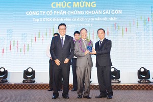 Sau 10 năm hoạt động, HNX tổ chức bình chọn TOP 3 CTCK có dịch vụ môi giới, dịch vụ tư vấn tốt nhất. SSI là CTCK duy nhất được vinh danh ở cả 2 hạng mục này