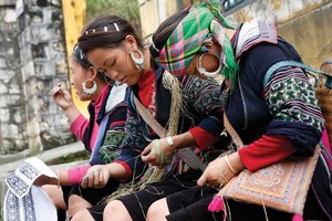 Hiện đối tượng nghèo là người dân tộc thiểu số chiếm trên một nửa số người nghèo. Ảnh: Đức Thanh