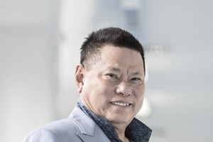 Hoàng Kiều - tỷ phú mới nổi của Forbes 400 năm 2015