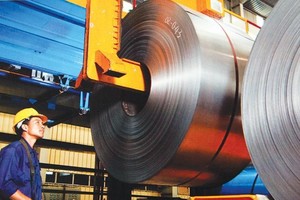 Để doanh nghiệp xuất khẩu của Việt Nam cạnh tranh song phẳng thì Chính phủ cần có những biện pháp quyết liệt hơn, bao gồm cả việc hỗ trợ doanh nghiệp kiện các nước dựng hàng rào kỹ thuật bất hợp lý, vi phạm các cam kết được nêu tại các hiệp định thương mạ