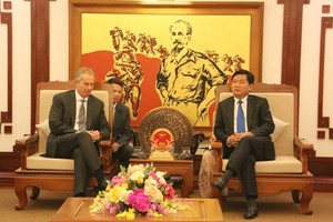 Bộ trưởng Đinh La Thăng làm việc với cựu Thủ tướng Anh Tony Blair