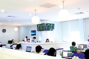 Năm 2015, nhiều “tân binh” có mức tăng giá đáng kể sau khi chào sàn như NCT, HAH, AMD, CDO, CSV, DGW, NT2, HNG…