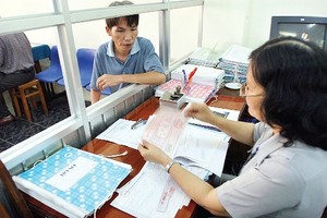 Dòng tiền đọng ở khâu hoàn thuế, trong khi DN chật vật xoay xở vốn để kinh doanh