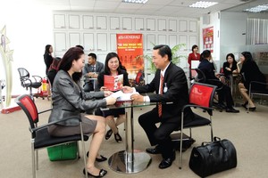 Hầu hết các công ty bảo hiểm nhân thọ tại thị trường Việt Nam đều đã “bắt tay” với ít nhất là một ngân hàng để bán bảo hiểm