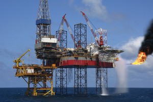 Năm 2015, giá dầu sụt giảm gần một nửa, nhưng nhiều DN dầu khí vẫn đạt kế hoạch