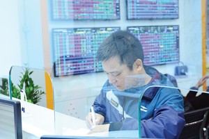 Vốn hóa thị trường cổ phiếu thời điểm cuối năm 2015 tương đương 34,5% GDP