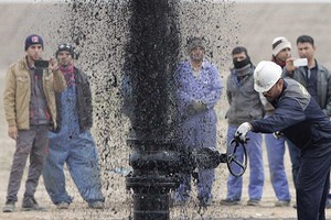 Theo Goldman Sachs, giá dầu sẽ còn giảm xuống mức 20 USD/thùng trước khi cân bằng trở lại